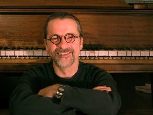 Bradley_Piano_Straight_Med