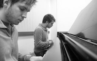 Two pianos Neon
